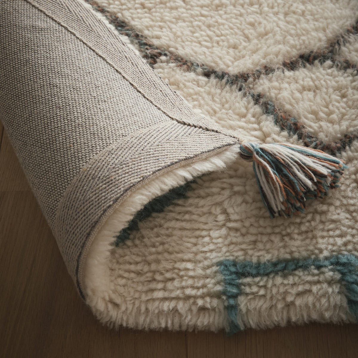 Origins Berber Knotted Chain Ivory/Multi