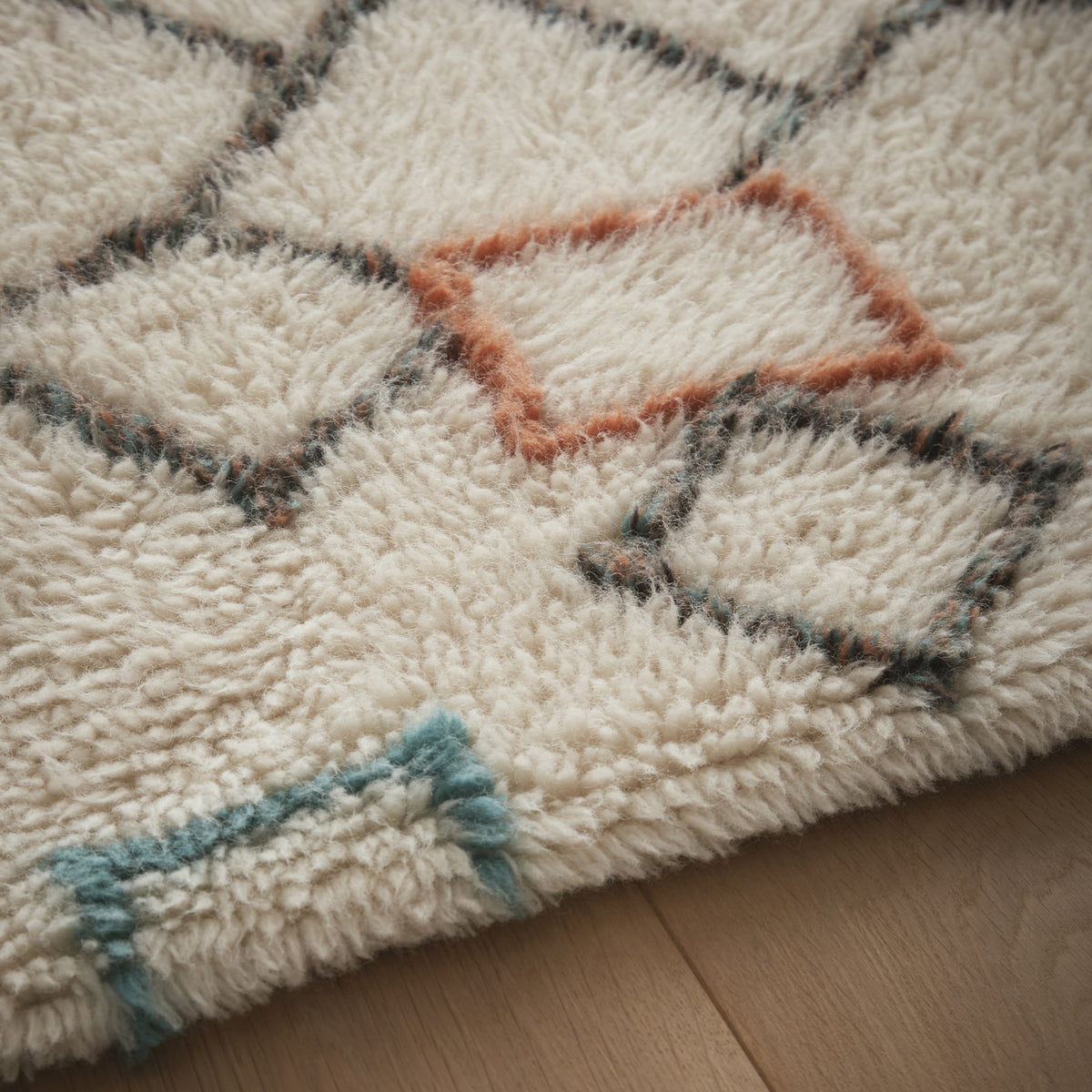 Origins Berber Knotted Chain Ivory/Multi