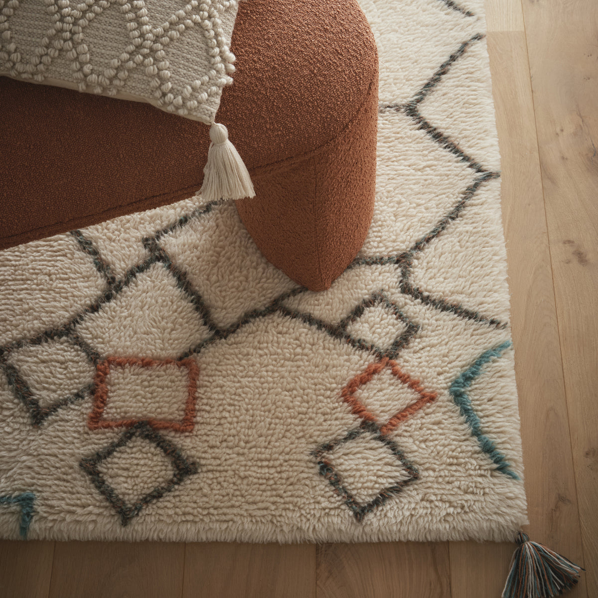 Origins Berber Knotted Chain Ivory/Multi