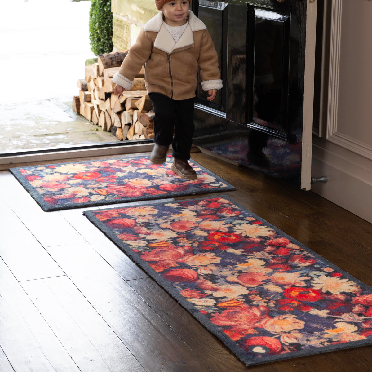 Hug Rug Dark Florals