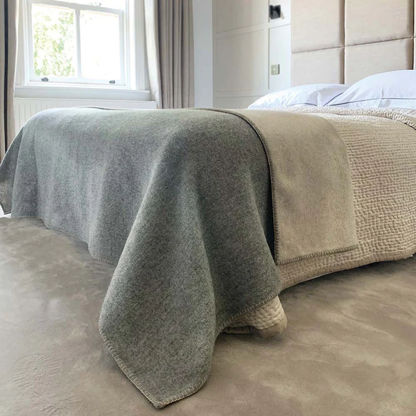 Hug Rug Luxury Wool Throw Sandstone / Uniform 140X220