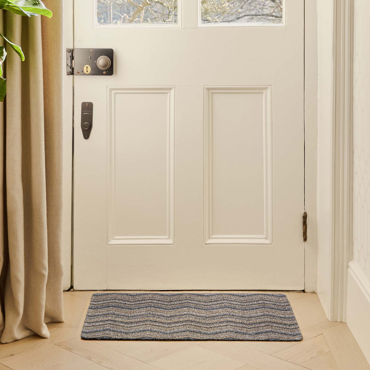 Hug Rug - Ribbon Grey Zig Zag