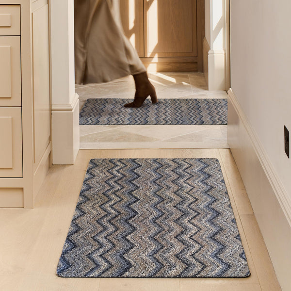 Hug Rug - Ribbon Grey Zig Zag
