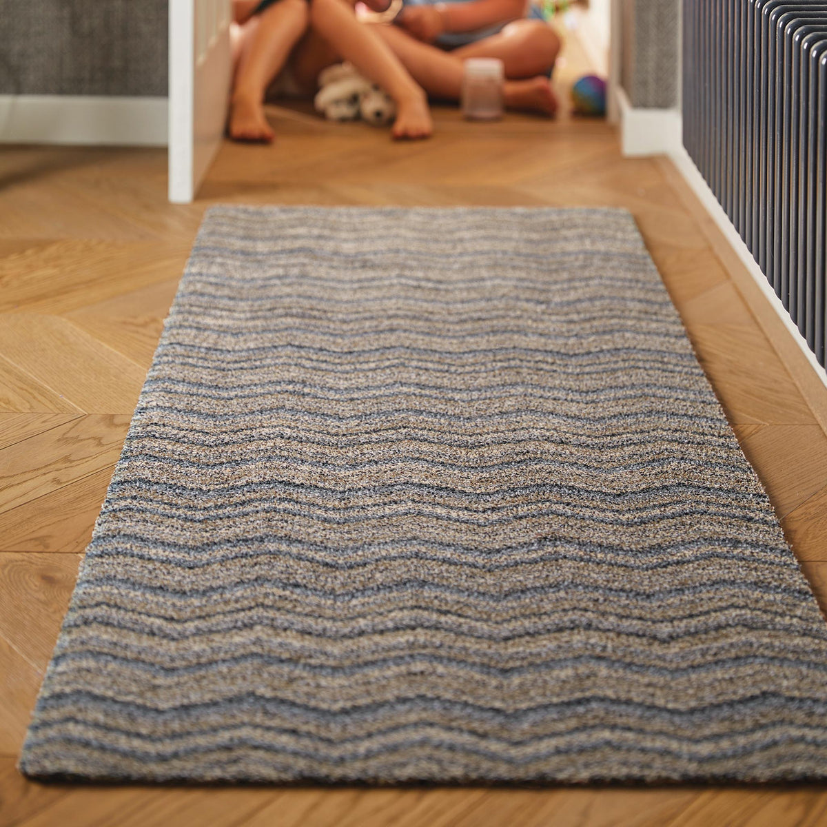 Hug Rug - Ribbon Grey Zig Zag