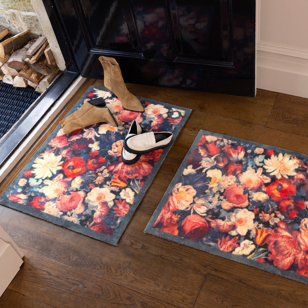 Hug Rug Dark Florals