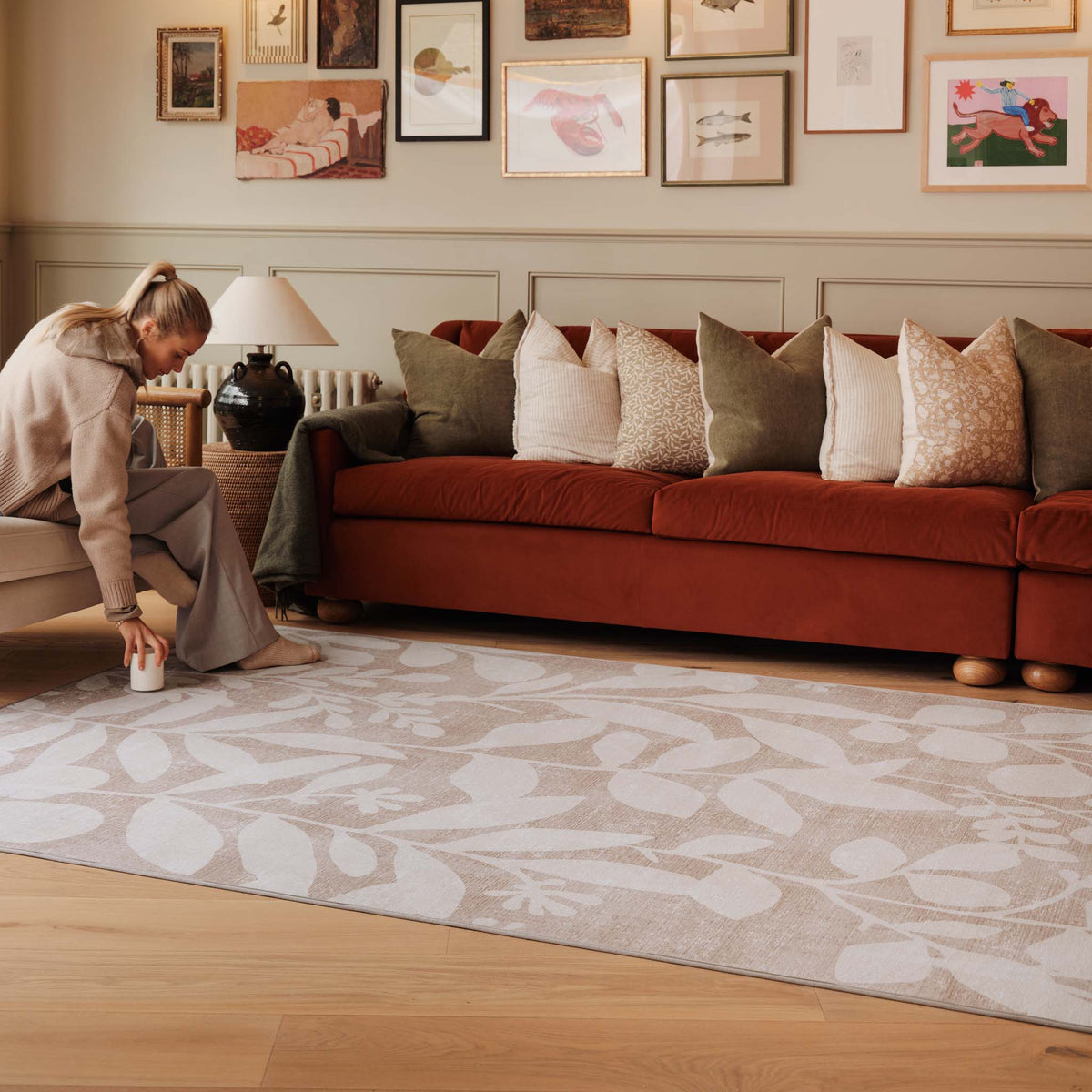 Eden Leaves Natural- 100% recycled material rug featuirng white florals against a natural background.