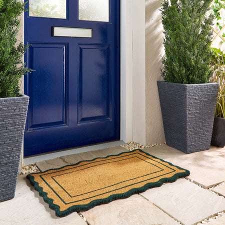 MadeBeyond Printed Coir Green Scallop Border Doormat