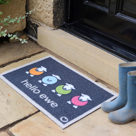 Hug Rug Outdoor Hello Ewe
