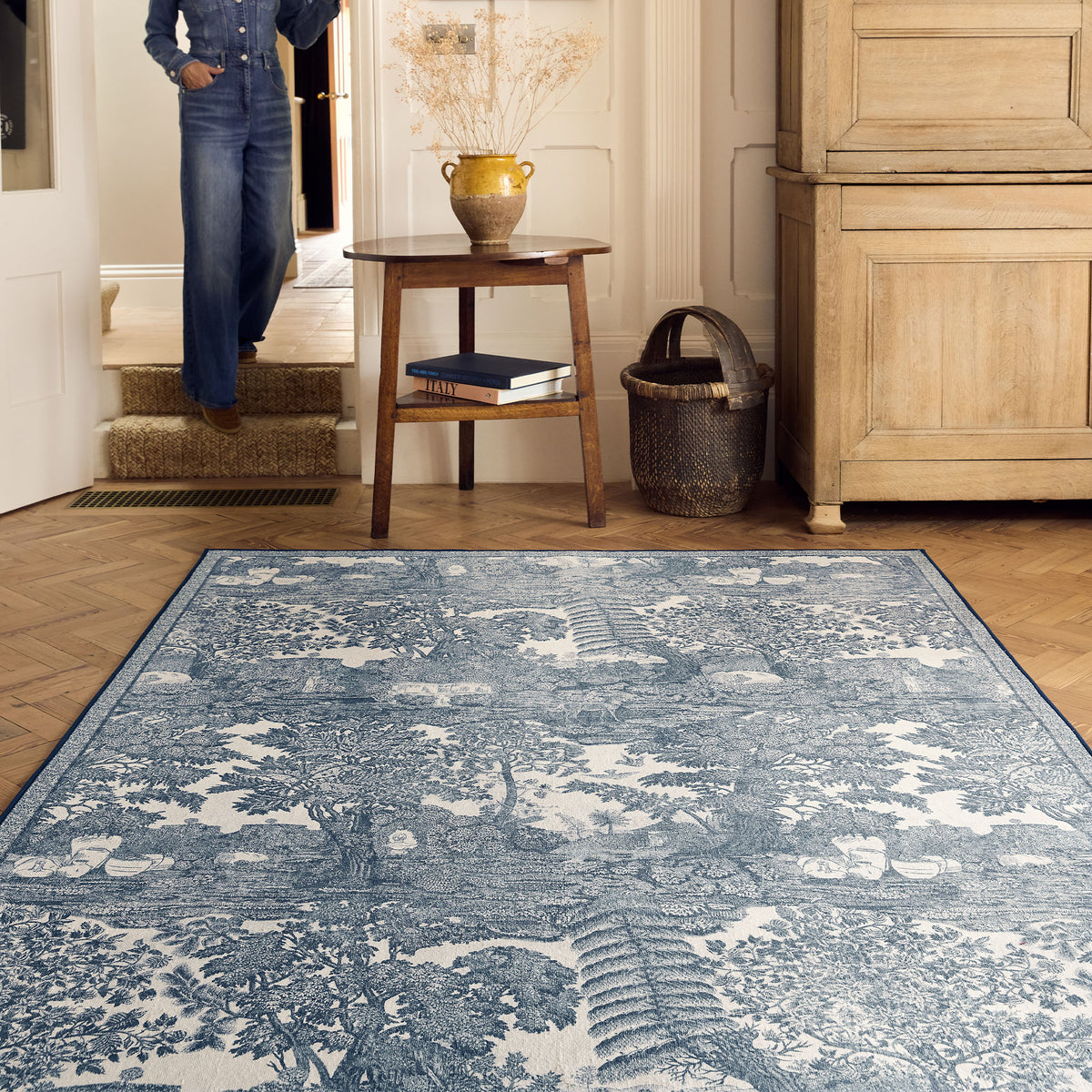 Sanderson by Highgrove x Hug Rug Eco-Washable Highgrove Toile Tetbury Blue