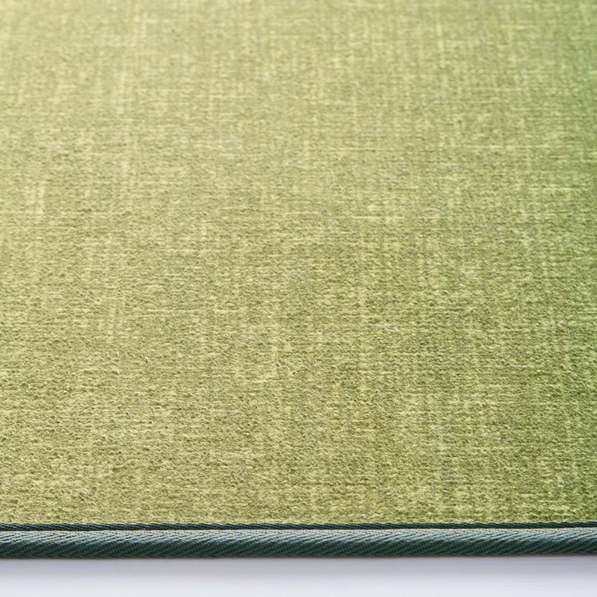 Hug Rug x Livingetc Eco-Washable Ombre Celery Rug