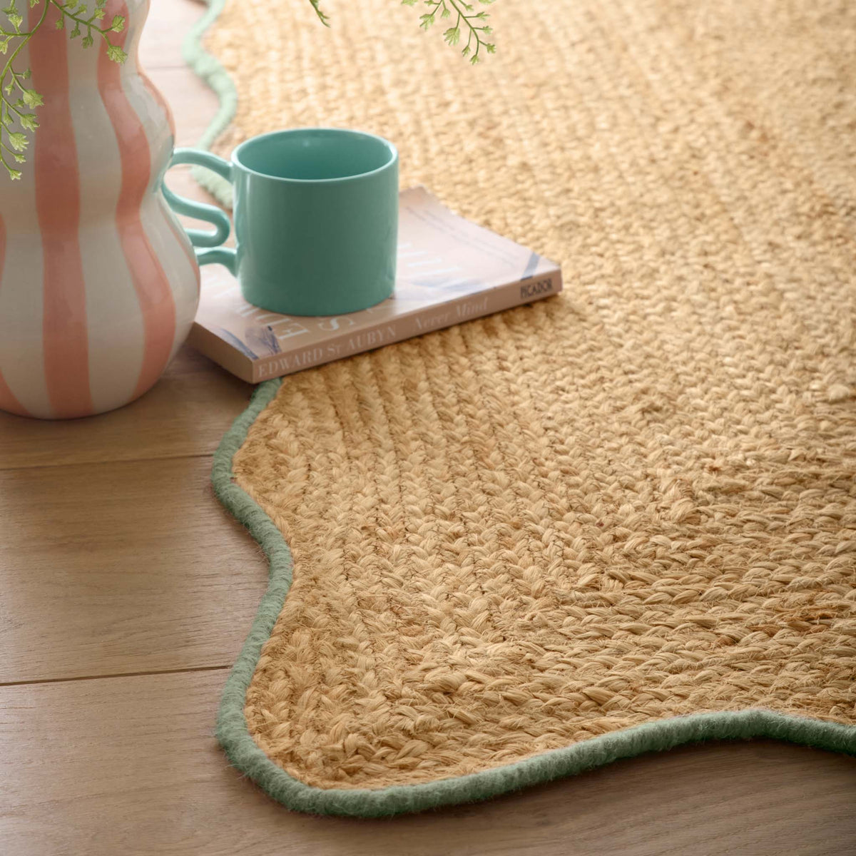 Origins Jute Scalloped Edge Green Rug