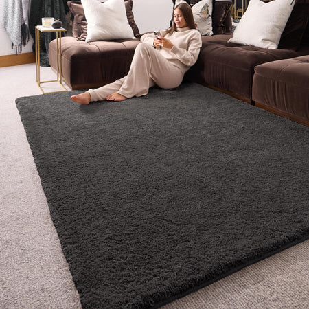 MadeNorth Lux Rug Charcoal