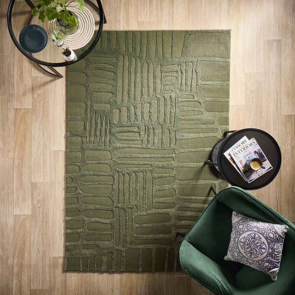 Orgins Pathway Rug Green- 100% polyester rug featuring a geometric pattern.