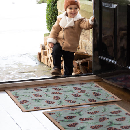Hug Rug Pinecones