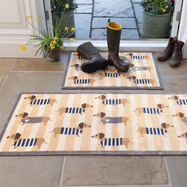 Hug Rug Sausage Dog Chic