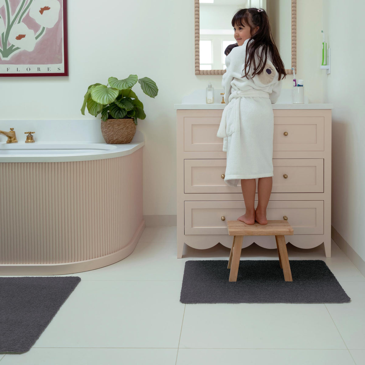 Hug Rug Sense Bath - Charcoal