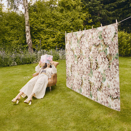 Hug Rug Eco-Washable Wild Hydrangea